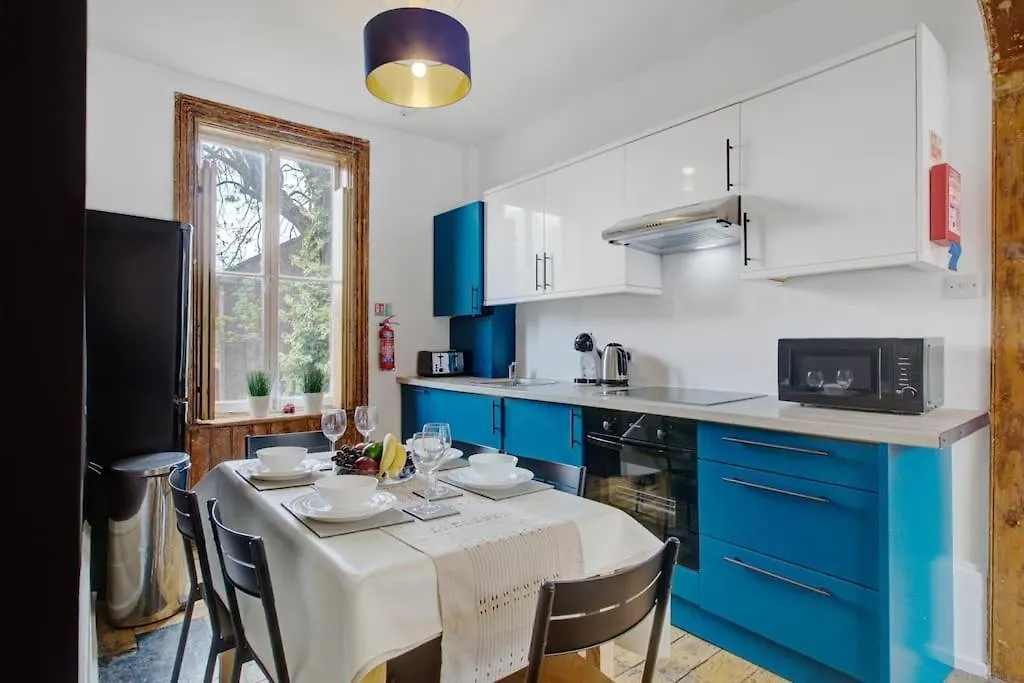 Apartment Stylish London Townhouse, Perfect For Large Groups, Convenient Public Transport Links, Close To Tower Bridge And London Liverpool Street United Kingdom