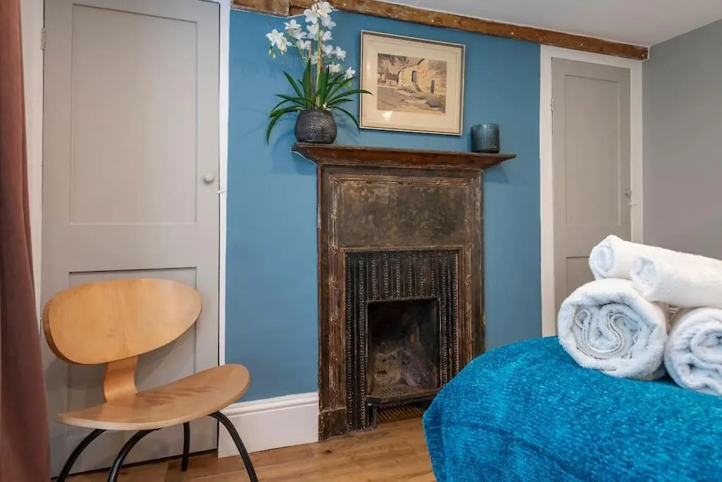 Apartment Stylish London Townhouse, Perfect For Large Groups, Convenient Public Transport Links, Close To Tower Bridge And London Liverpool Street