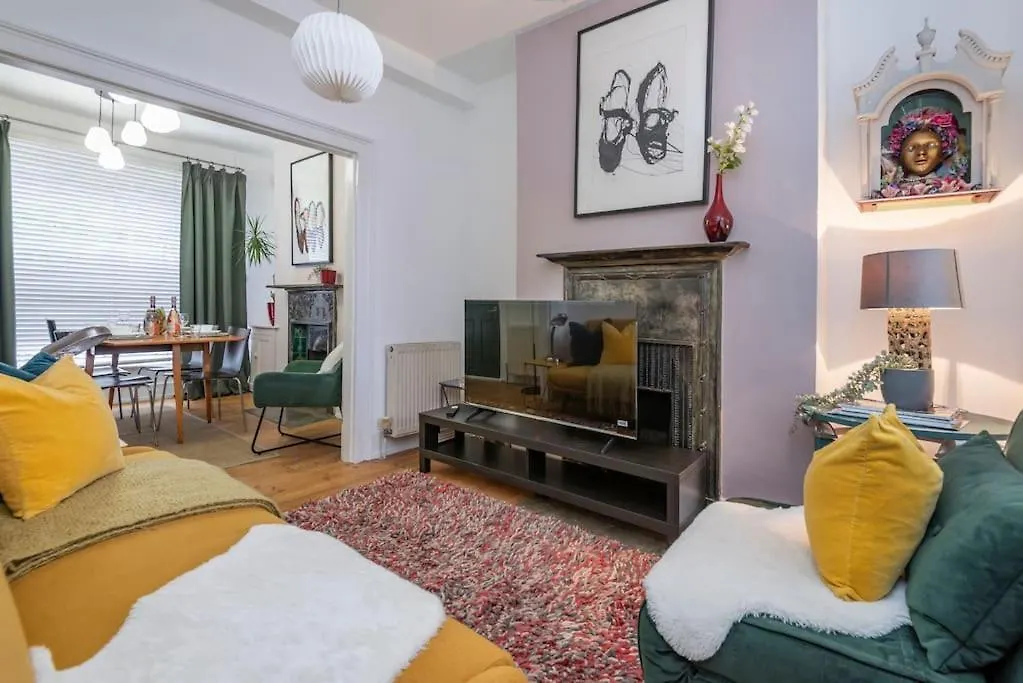 Apartment Stylish London Townhouse, Perfect For Large Groups, Convenient Public Transport Links, Close To Tower Bridge And London Liverpool Street